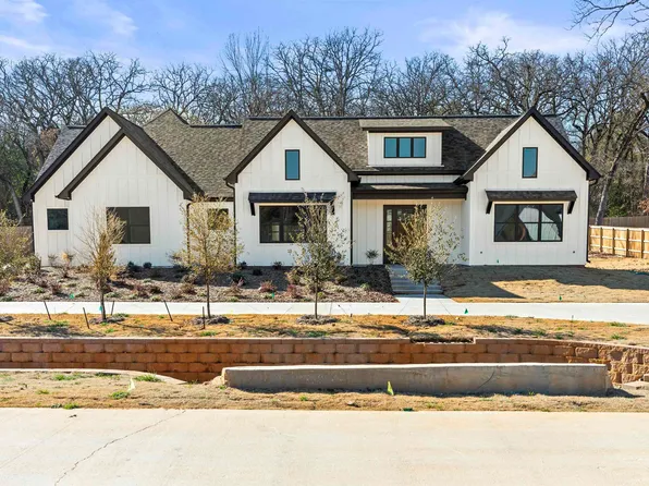 14697 Woodland Creek Dr, Tyler, TX 75706