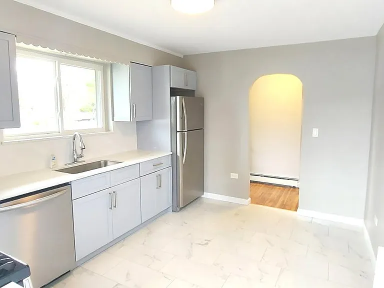 48 Medway Ave — Photo 5
