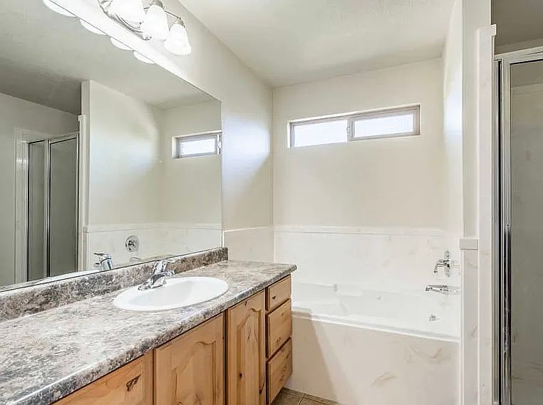 1st image of 1706 W Renaissance Way