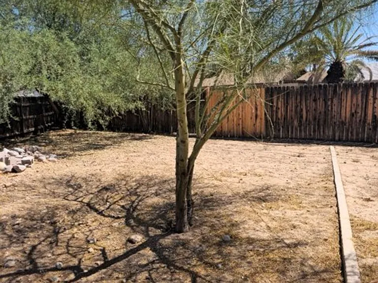 133 E Del Rio Dr — Photo 17