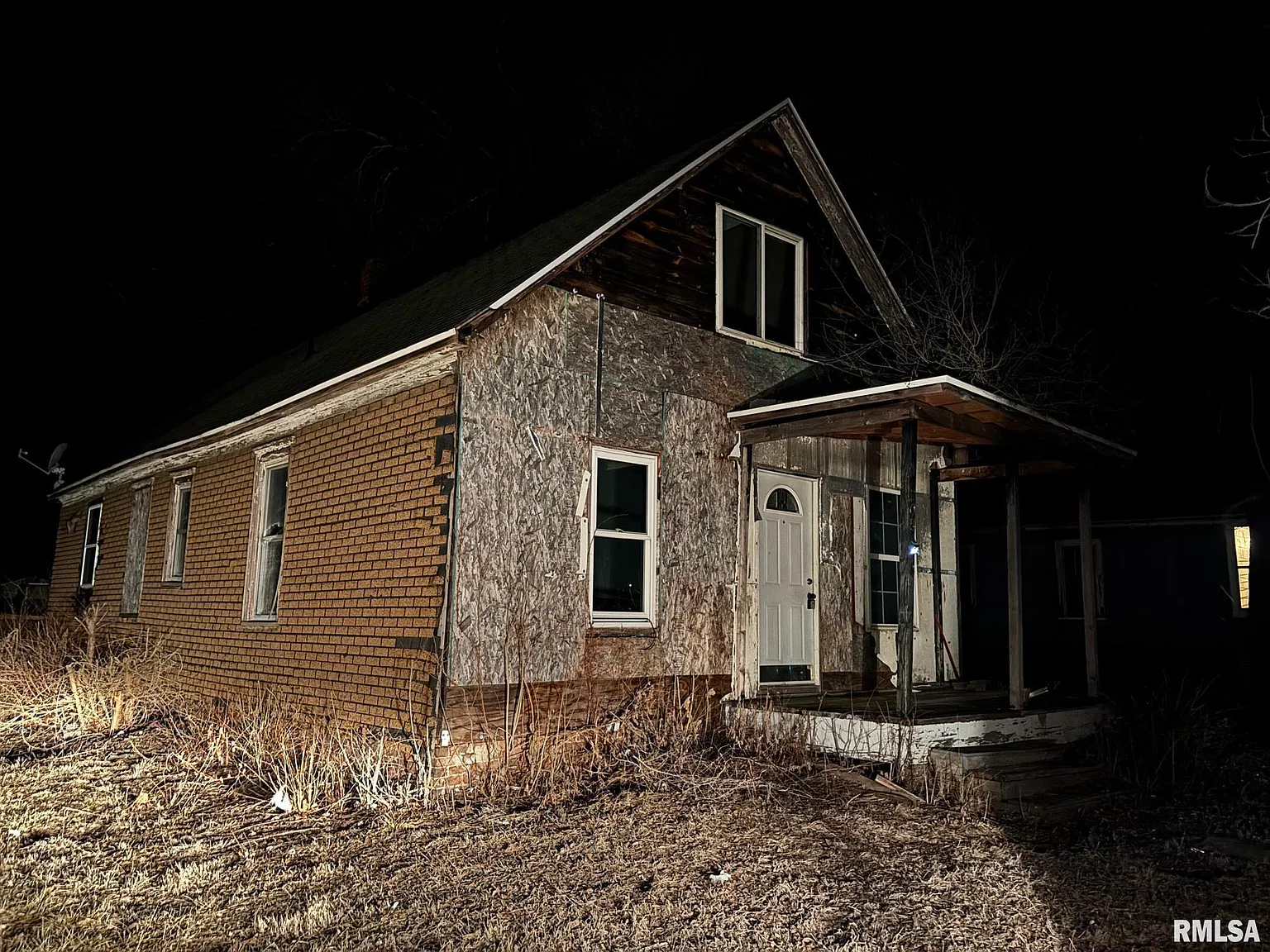 205 2nd St photo 1