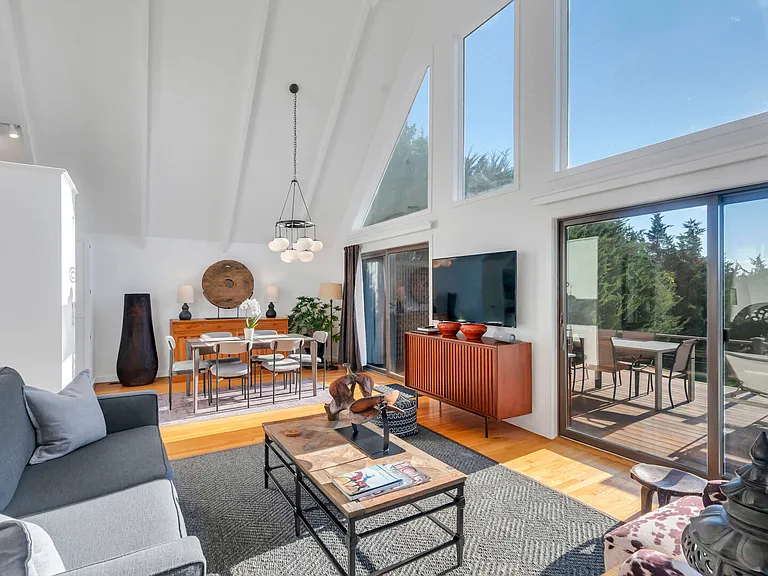 42 Far Pond Rd — Photo 4