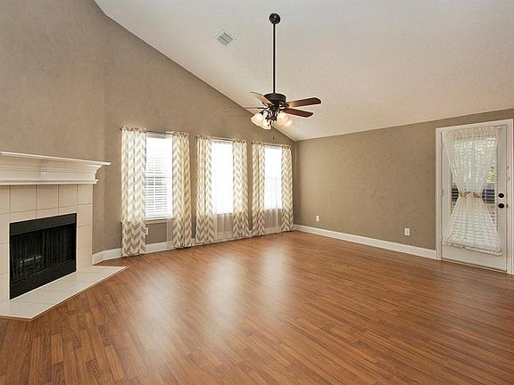 2nd image of 5025 Boxwood Ln