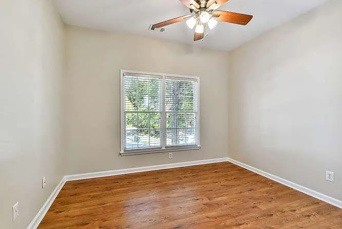 330 Winherst Ln — Photo 19