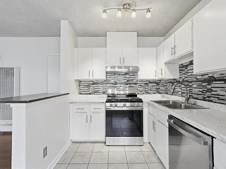 1731 Pacific Coast Hwy #19 — Photo 9