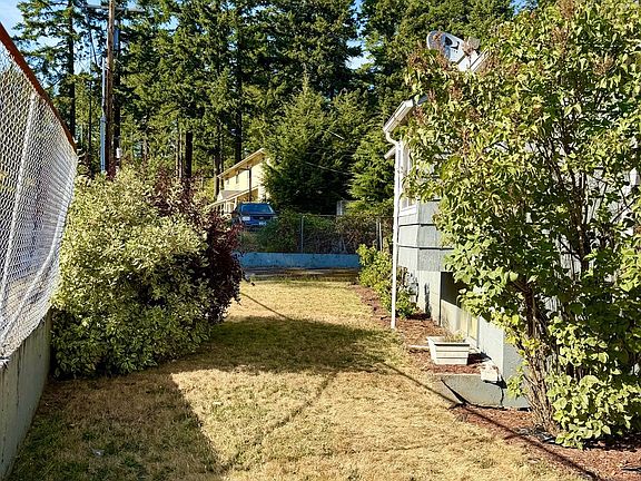 4th image of 389 NW Gropper Rd