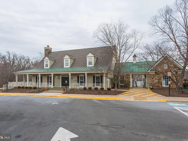 10168 Elgin Way — Photo 36