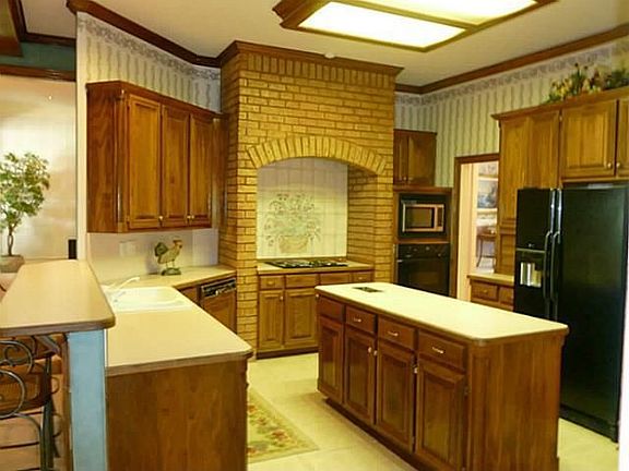 5th image of 709 Williamsburg Ct