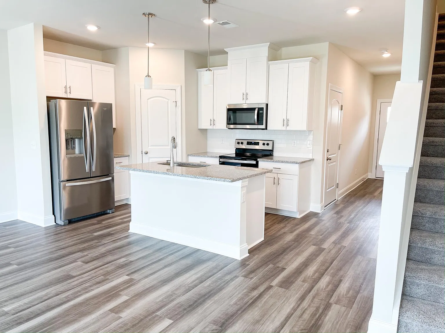 3 bed, 1611 sqft, $1,900 — Photo 4