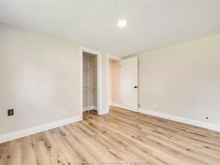 7105 Isabelle Ct — Photo 11