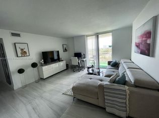 900 SW 8th Ave #901, Miami, FL 33130