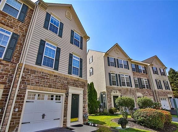 2nd image of 1642 Oakridge Ln
