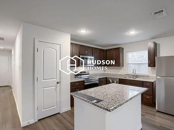 5th image of 1207 Bruce Dr