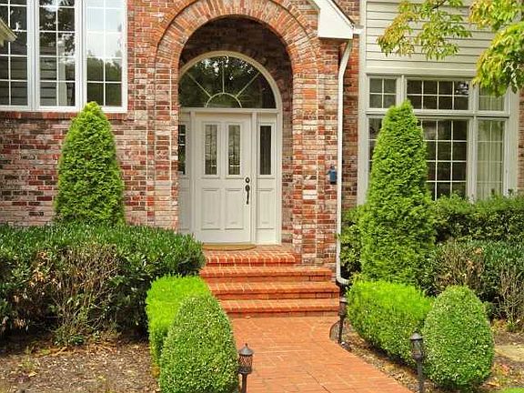 2nd image of 107 Woodridge Ln