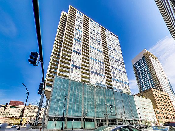 2nd image of 611 S Wells St #3101