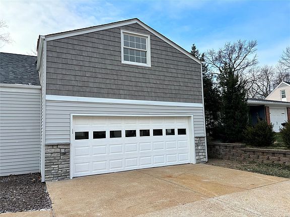 3rd image of 536 Edgar Ct