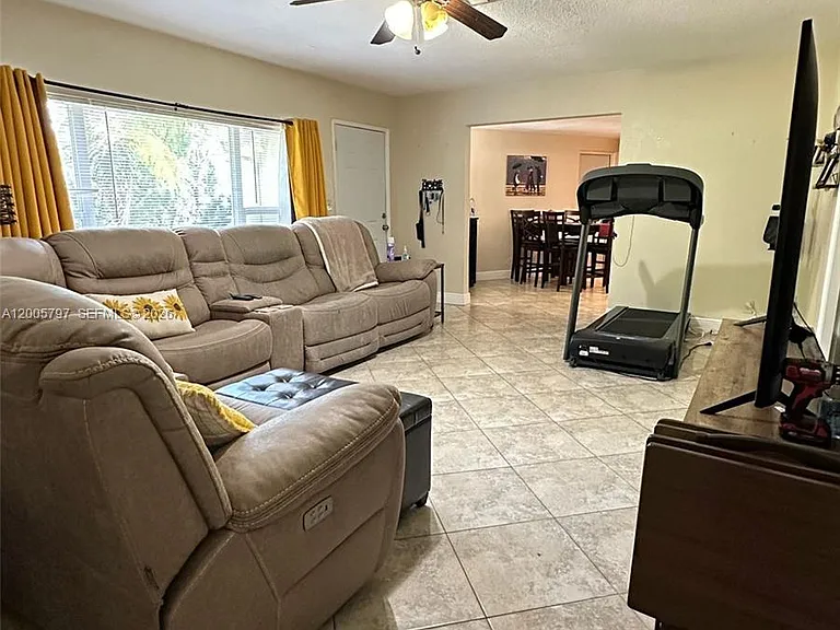 1753 NE 18th St #1753 — Photo 9