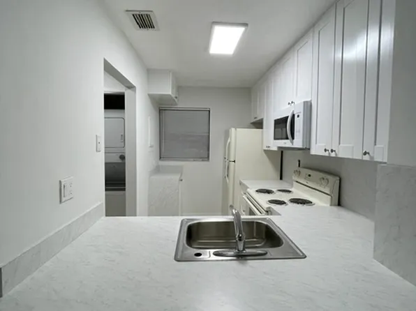 6854 NW 173rd Dr APT 209, Hialeah, FL 33015