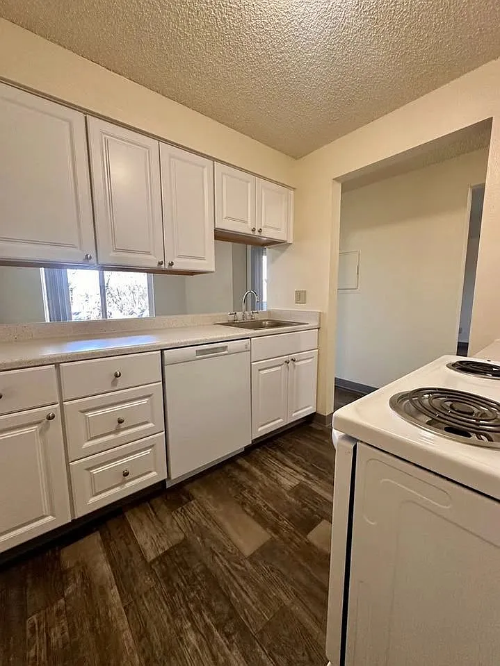 Terrace View Apartments — Photo 2