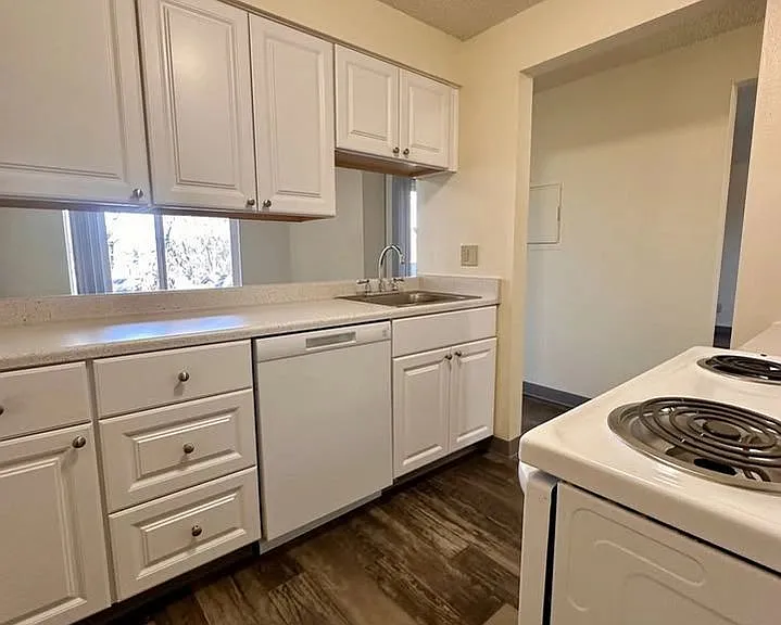 Terrace View Apartments — Photo 2
