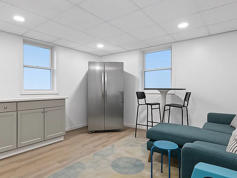 60 Garden Ave #2 — Photo 3