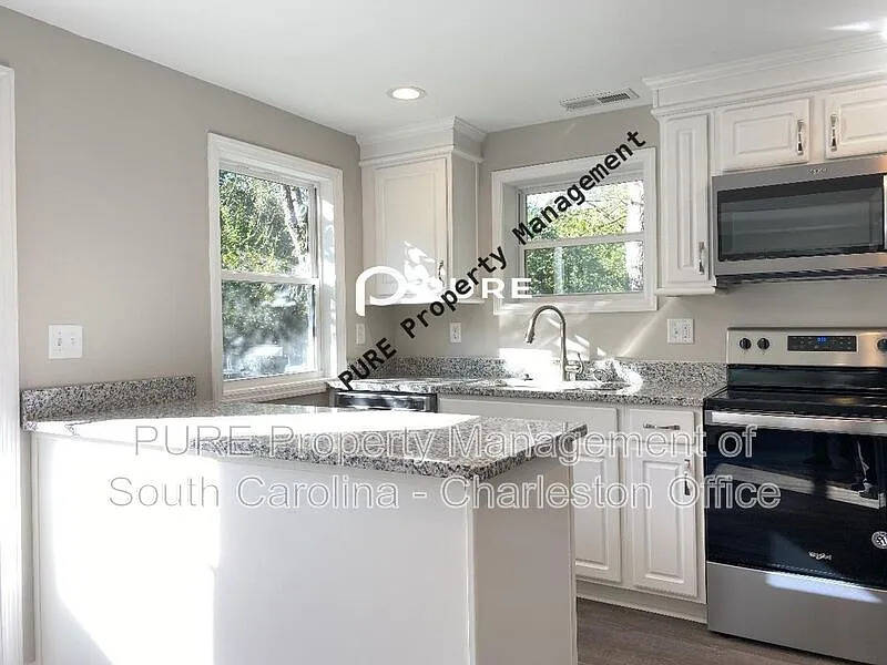 2 bed, 1.0 bath, 806 sqft, $1,849 — Photo 3