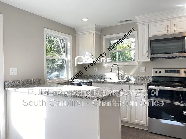 1612 Acacia St — Photo 3