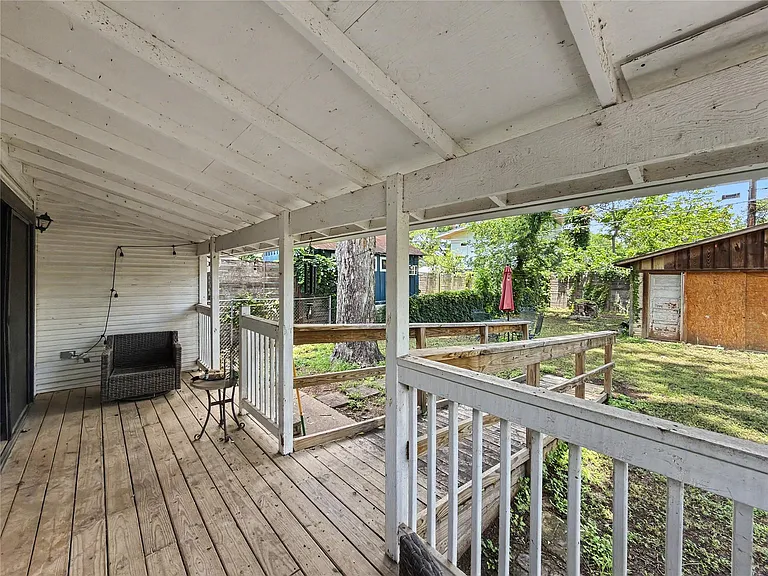 2506 E Cesar Chavez St — Photo 19
