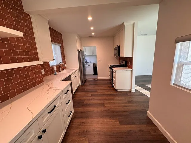 1351 Virginia Ave — Photo 27