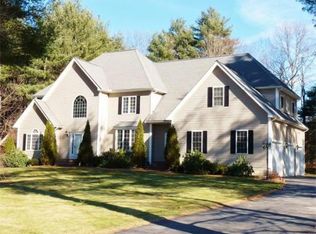 7 Lena Cir, Franklin, MA 02038