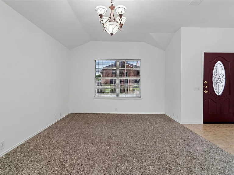 3300 Creekwood Dr — Photo 12