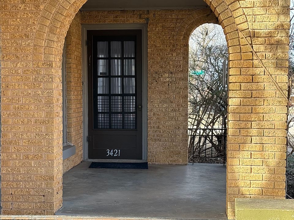 Entrance from North Dewey Ave.