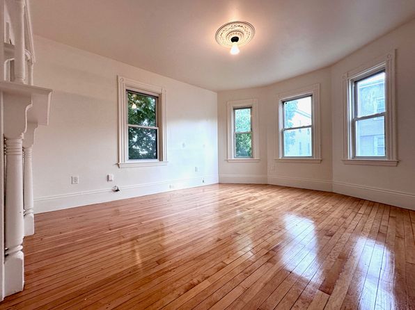 9 Holden St APT 2