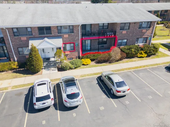 210 Fulton St APT 1F, Farmingdale, NY 11735