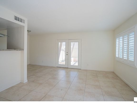 3rd image of 4615 E Jones Ave