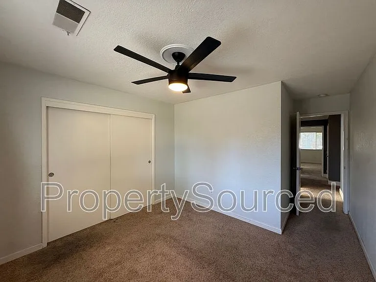 856 Nottingham Dr — Photo 22