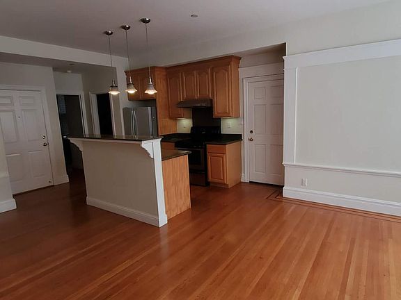 5th image of 1536 Sacramento St #3
