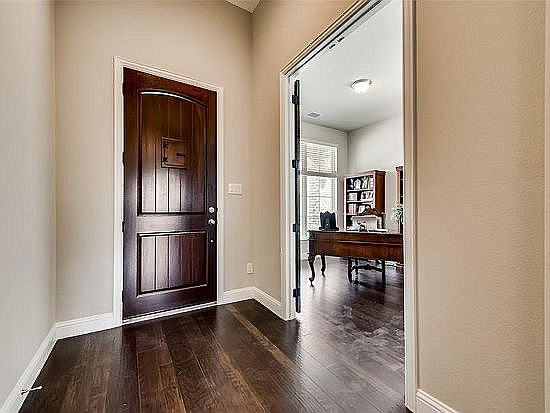 3rd image of 1808 Goliad Way