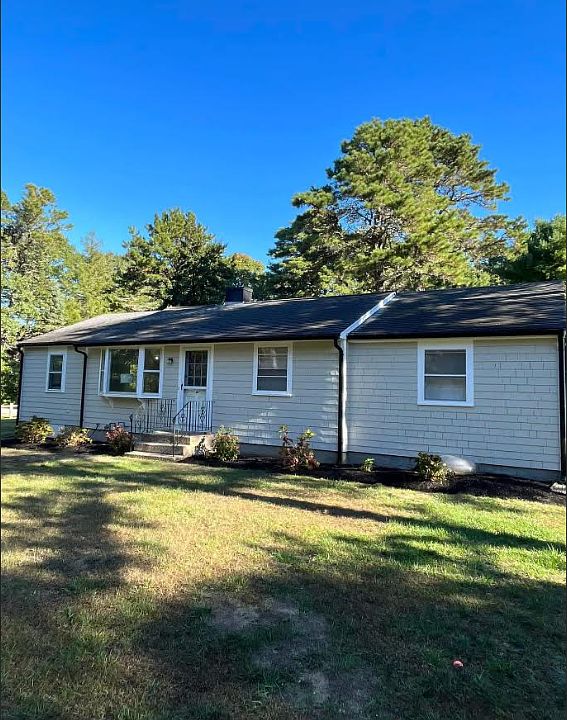 1st image of 221 Crockers Neck Rd