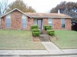 225 S Young Blvd, Desoto, TX 75115