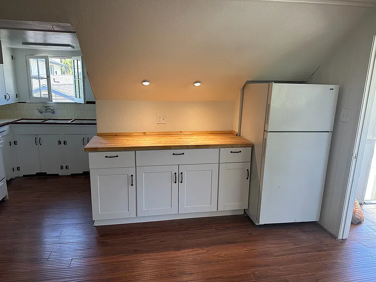 744 N Vine Ave #2 — Photo 3
