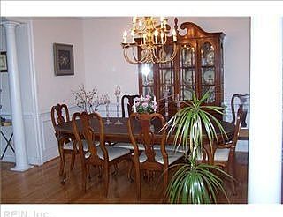 3rd image of 205 Chase Oak Ct