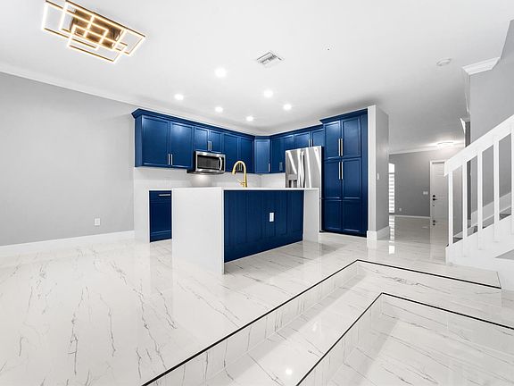 4th image of 5233 SW 155th Way