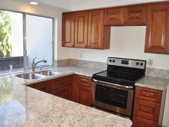 8085 Caminito De Pizza Unit P, San Diego, CA 92108