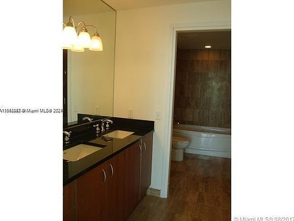 3rd image of 300 S Biscayne Blvd #T-2406