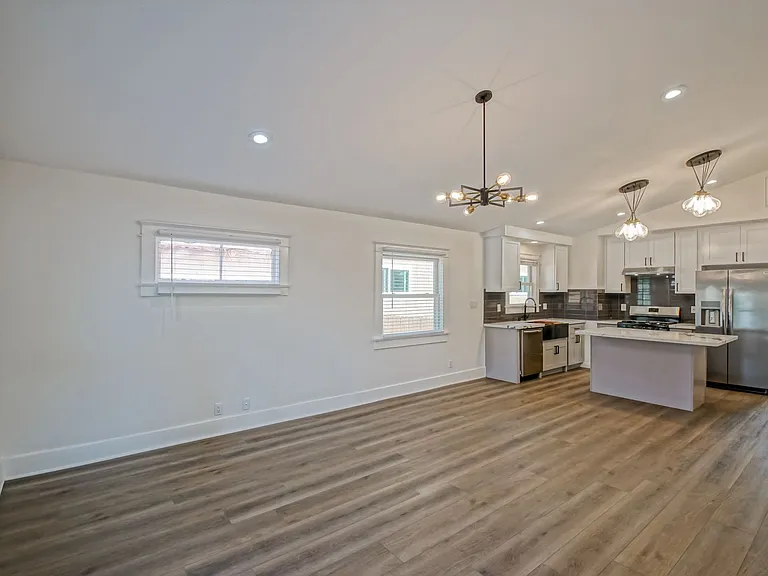 827 N Lucia Ave — Photo 4