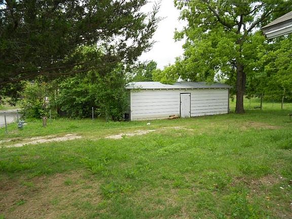 3rd image of 410 Cowan St