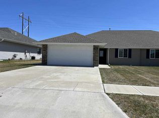 1010 W Meadow Ridge Rd, Norfolk, NE 68701