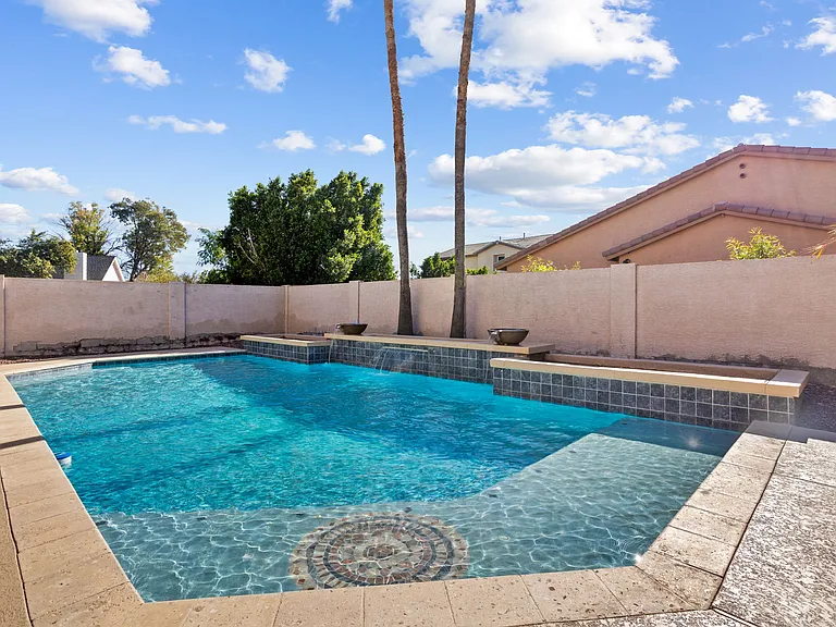 1247 E Kenwood St — Photo 33