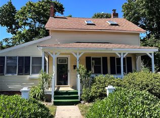 47 Henry St, Sayville, NY 11782